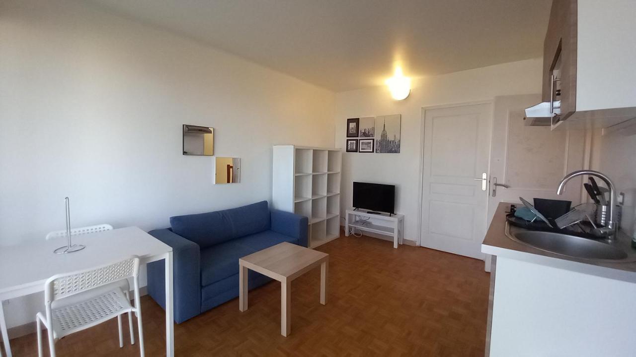 Super Appartement Au Centre Ville De Rosny Sous Bois Exterior photo